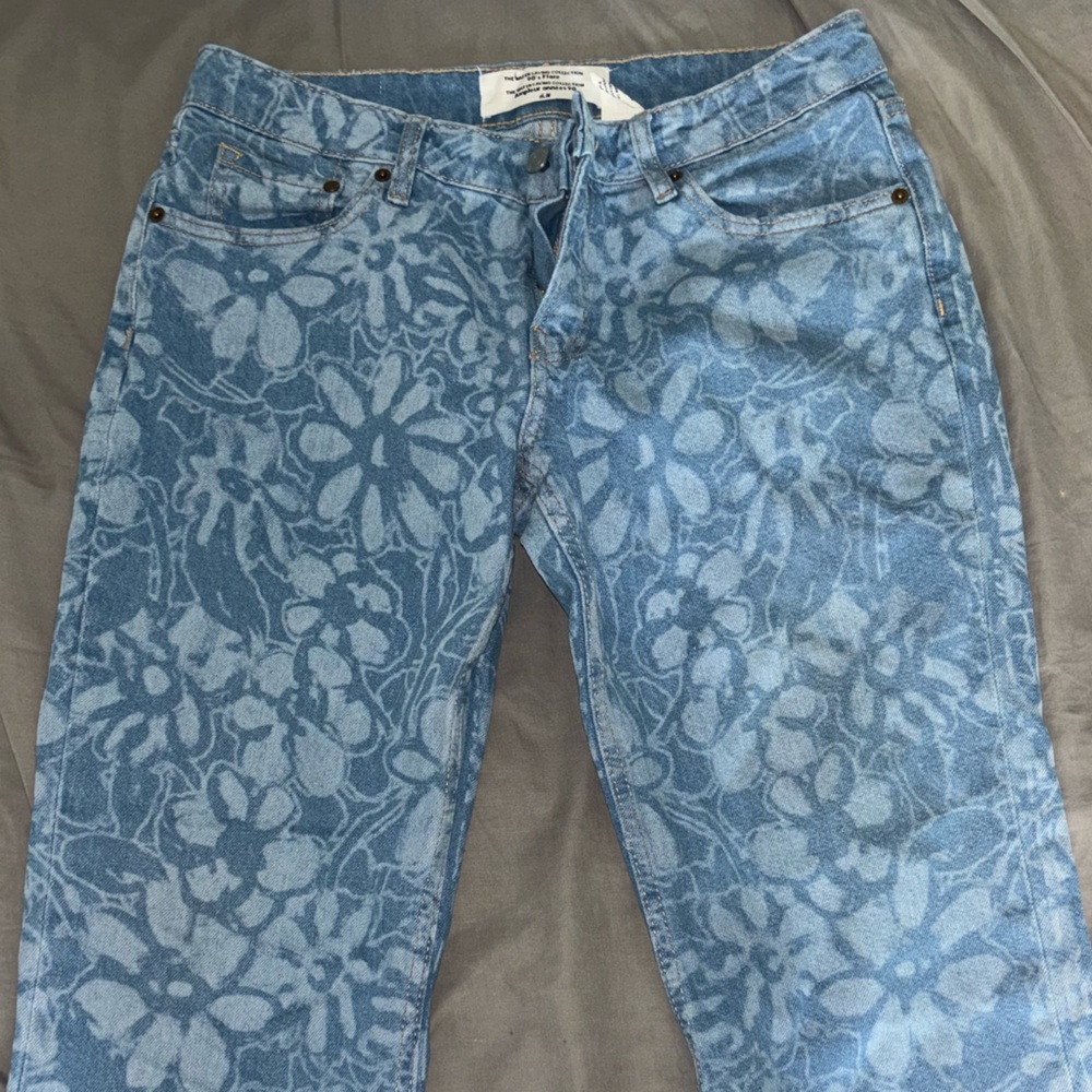 Hippy daisy wash 90s flare jeans